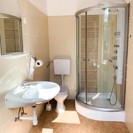 Apartament Elmeny Vendeghaz *