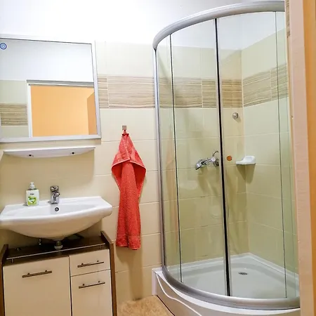 Apartament Elmeny Vendeghaz